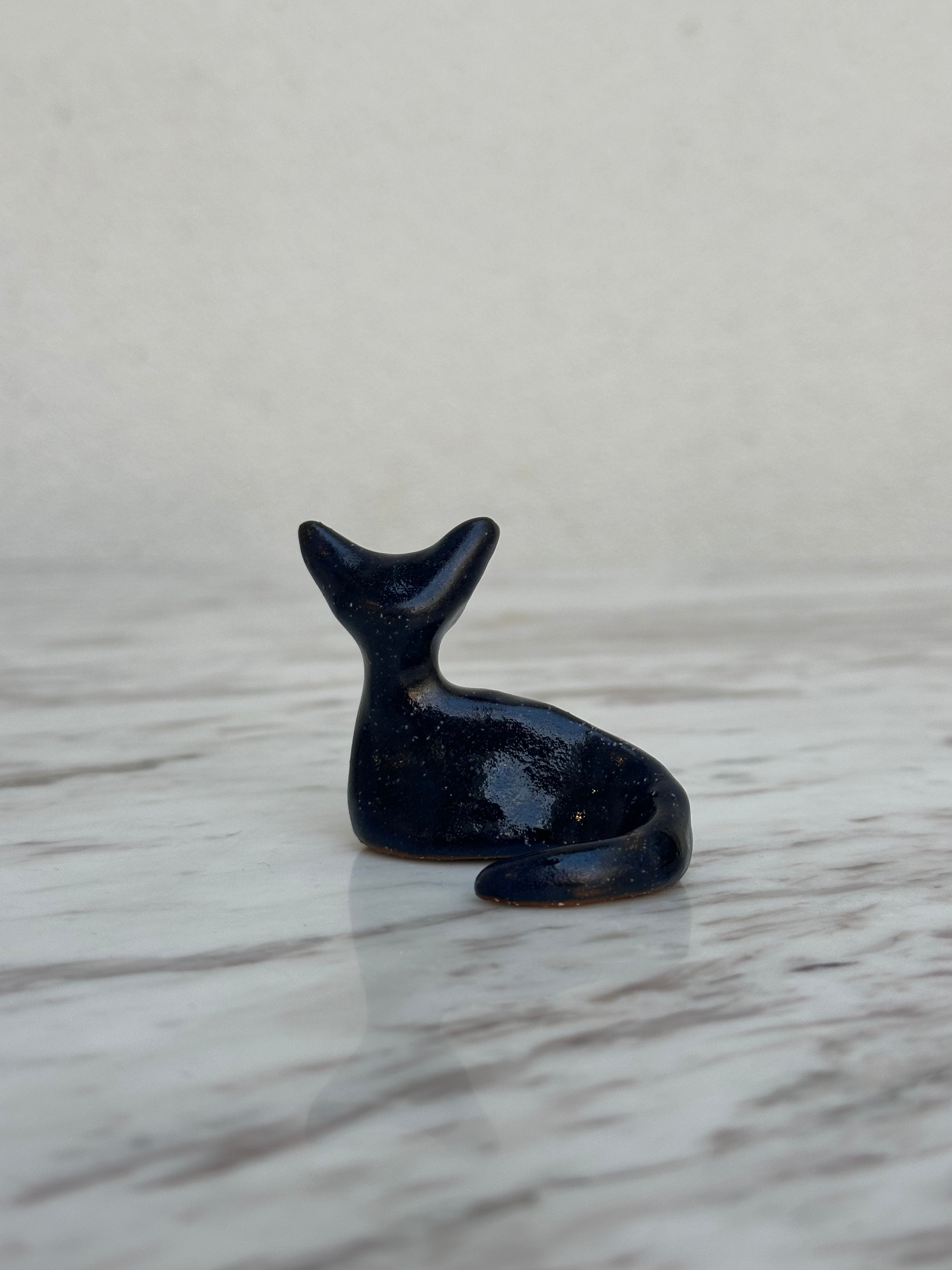 Ceramic Cat Figurine - small - shiny navy