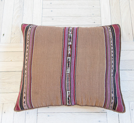 Livichuco Throw Pillow